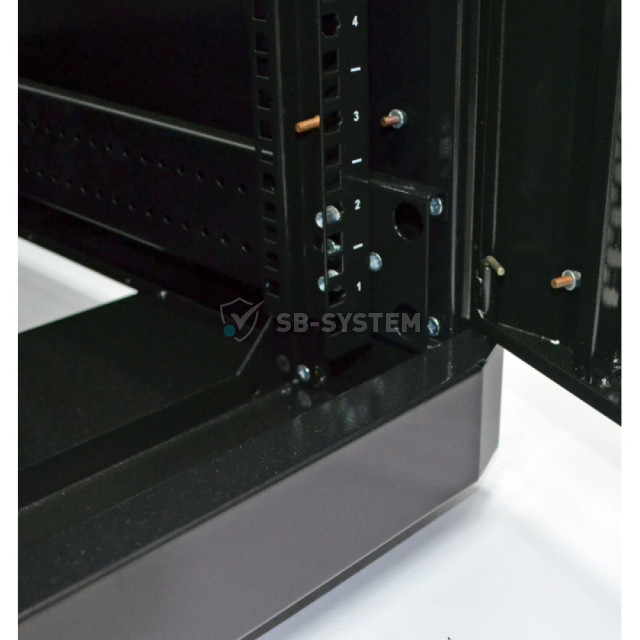 shkaf-servernyy-cms-42u-610-kh-865-ua-mgse4268mb-usilennyy-dlya-setevogo-oborudovaniya-1055860.jpeg