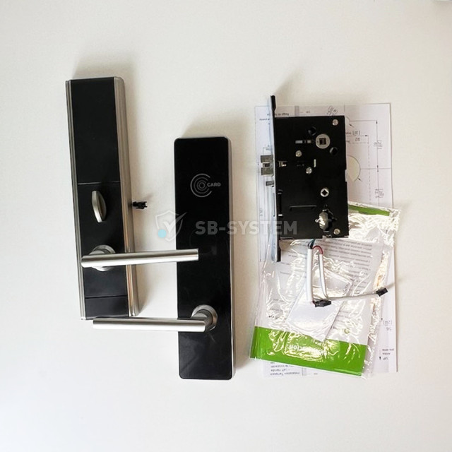 smart-zamok-so-schityvatelem-mifare-zkteco-zl500-dlya-dverey-otkryvayushchikhsya-vlevo-dlya-gostinits-1056621.jpeg